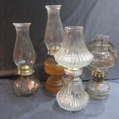 lot 410 image: Kerosene Lamps