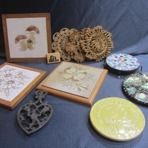 lot 416 image: Trivets, Red Wing, Cast, Tile