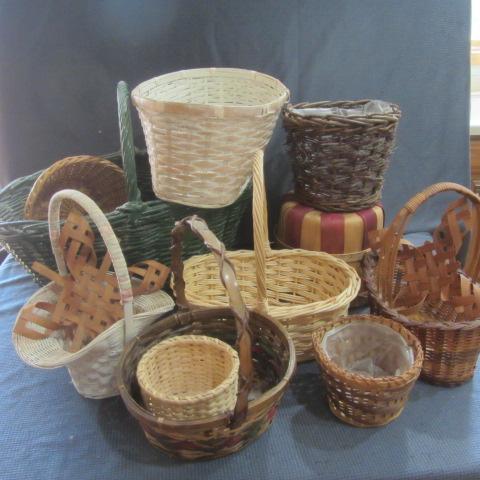 lot 434 image: Baskets with Apple