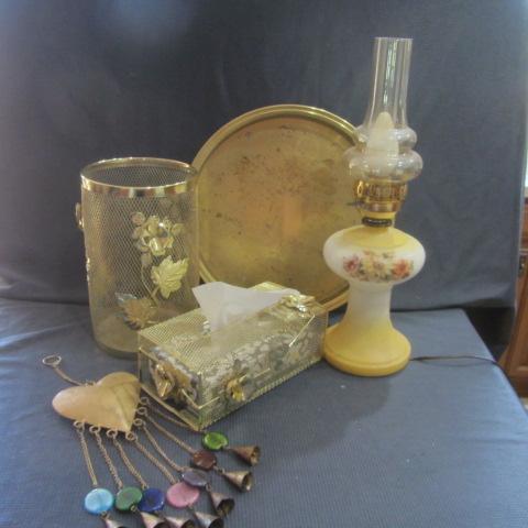 lot 436 image: Powder Room Holders, Lamp
