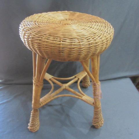 lot 437 image: Wicker Stool