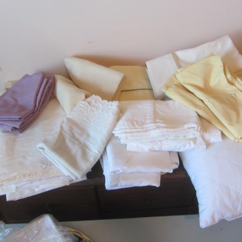 lot 469 image: Pillow cases