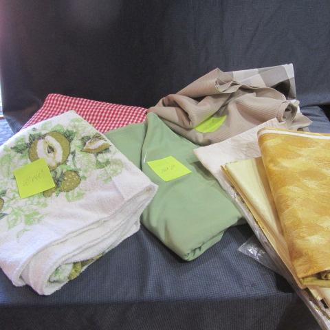 lot 474 image: Tablecloths