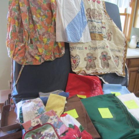 lot 476 image: Tablecloths, Aprons, Hand Towels