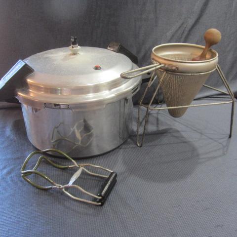 lot 480 image: Pressure Cooker, Jar Lifter, Mill