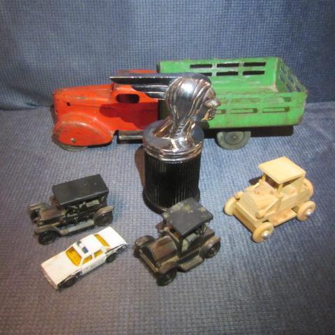 lot 501 image: Antique Tin Truck