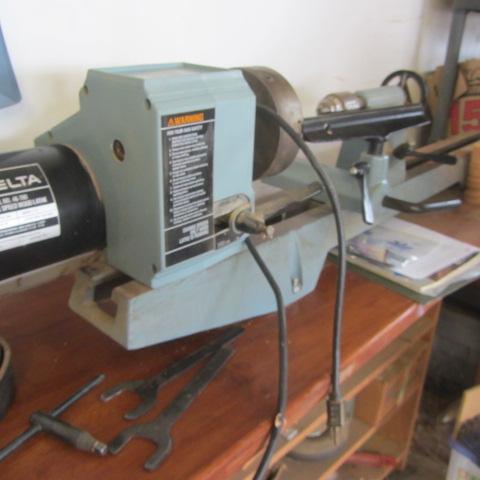 lot 53 image: Delta Wood Lathe