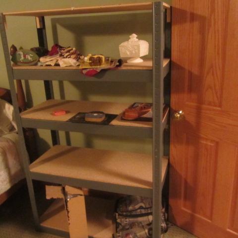 lot 537 image: Metal Shelf