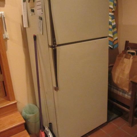lot 556 image: Kenmore Refrigerator