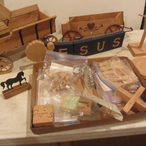 lot 560 image: Wood Craft Projects