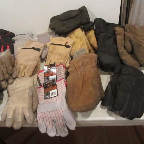 lot 566 image: Mens Leather, Engineer Gloves