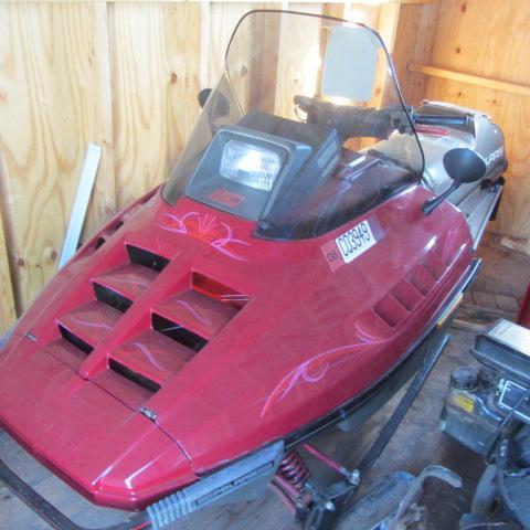 lot 6 image: Polaris Indy Sport Snowmobile