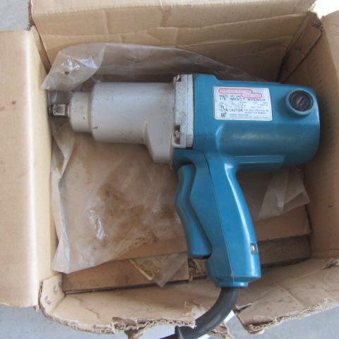 lot 74 image: Chicago Electric 12 Impact
