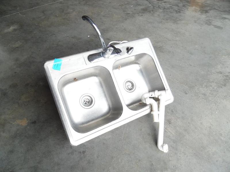Stainless steel sink