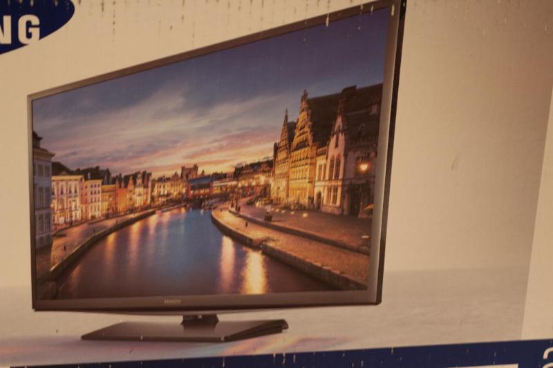 lot 8 image: 24 INCH SONY BRAVIA & SAMSUNG LED TV