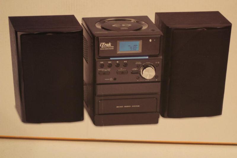 lot 3 image: iTrak 80-Watt Bluetooth CD Sound System