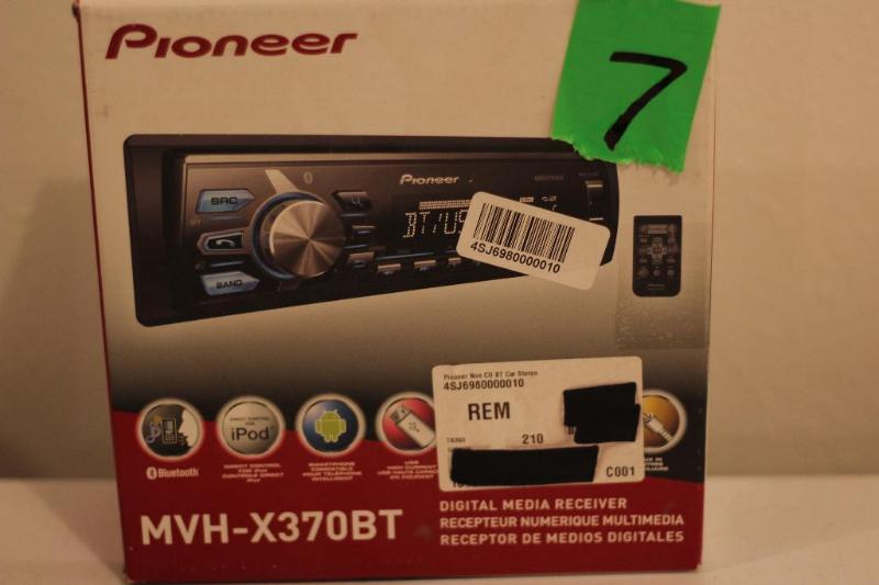 lot 7 image: Pioneer DEH-X6700BT 50 watts