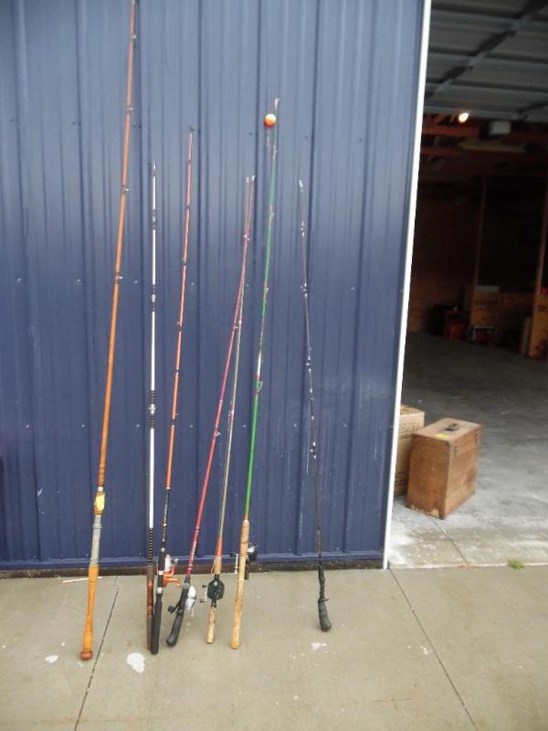 lot 11 image: Lot of Fishing Poles