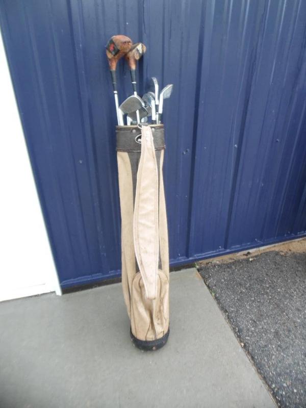 lot 15 image: Mac Gregor golf clubs