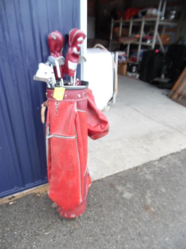 lot 16 image: Mac Gregor Golf Clubs