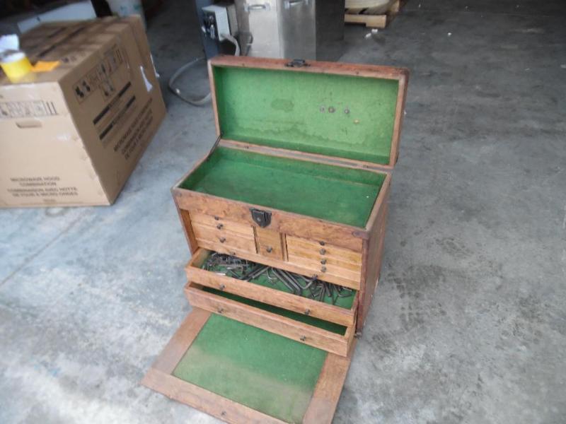 lot 18 image: Wooden Tool Box with Compartments