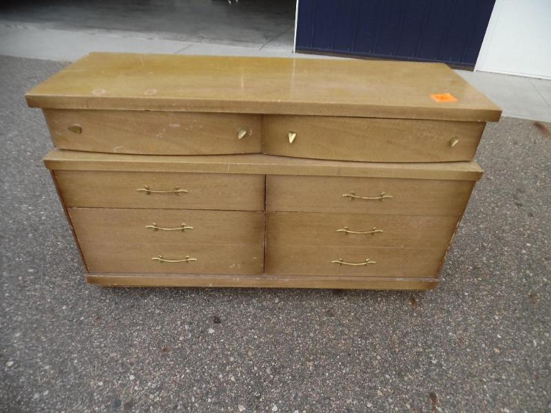 Set Of 2 Vintage Bassett Furniture Dressers We Sell Your Stuff
