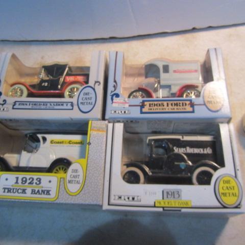 lot 111 image: Ertl Truck Banks