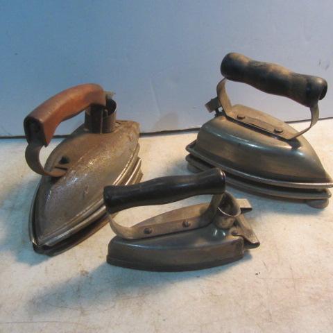 lot 170 image: Vintage Electric Irons