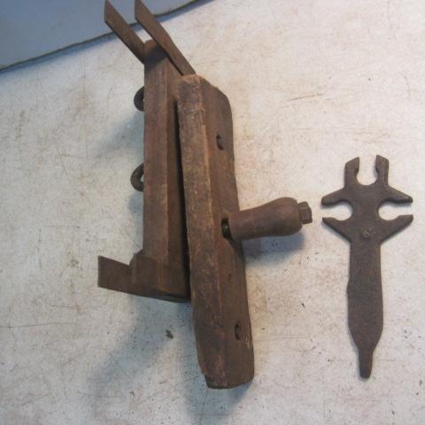 lot 187 image: Wooden Rope Maker