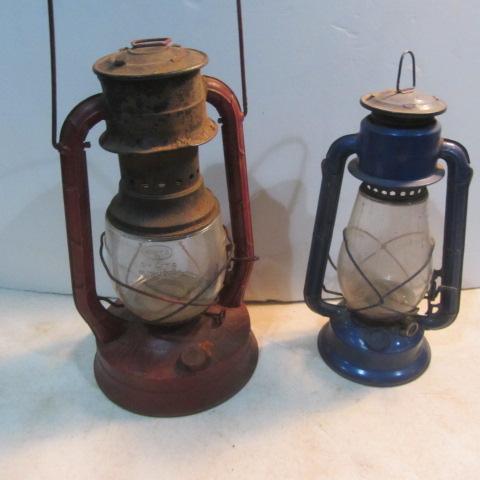 lot 2 image: Dietz Barn Lantern