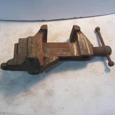 lot 21 image: Rock Island Shop Vise