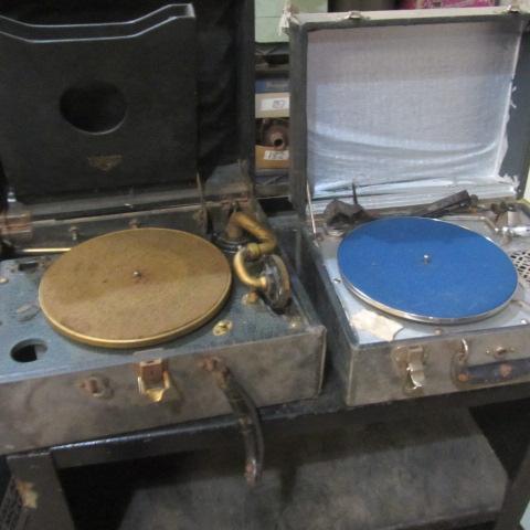 lot 254 image: Portable Record Players