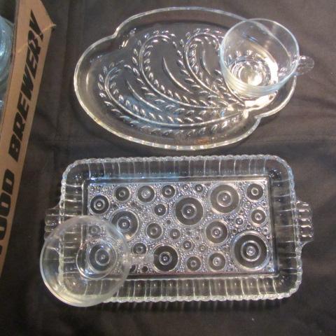 lot 284 image: Vintage Snack Sets
