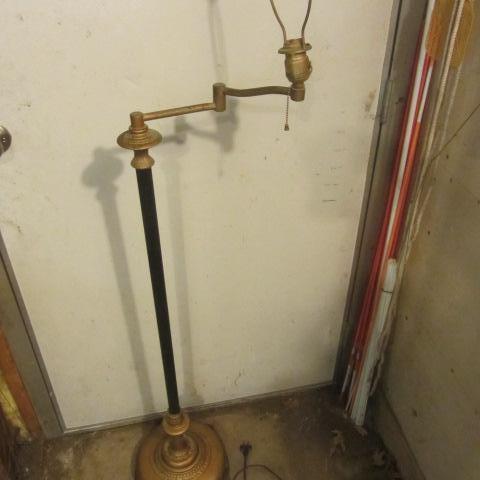 lot 300 image: Floor Lamp