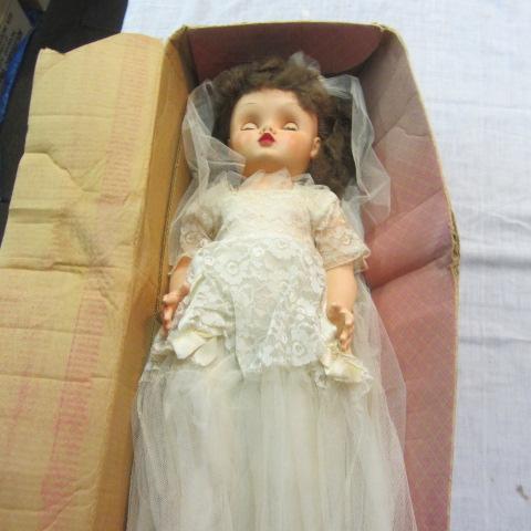 lot 318 image: Vintage Bride Doll