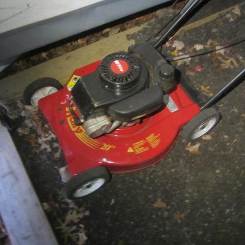 lot 353 image: Rally Trim Mower
