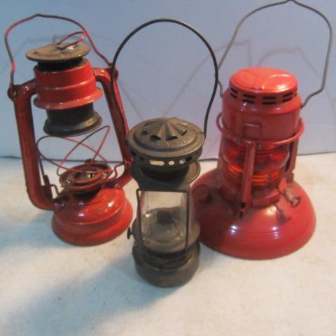lot 4 image: Dietz & Winged Wheel Lanterns