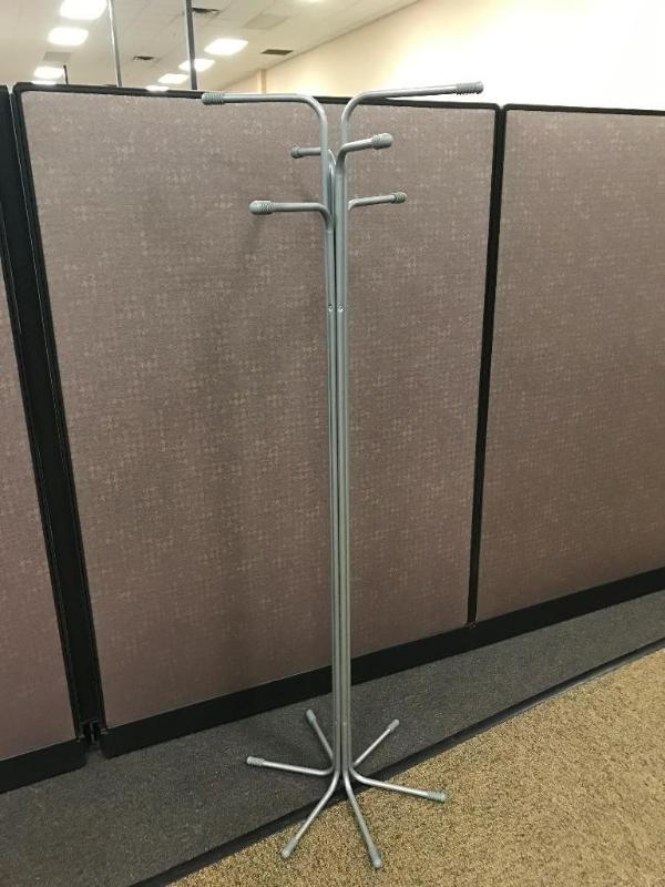 lot 101C image: 6-Leg Metal Coat Tree...