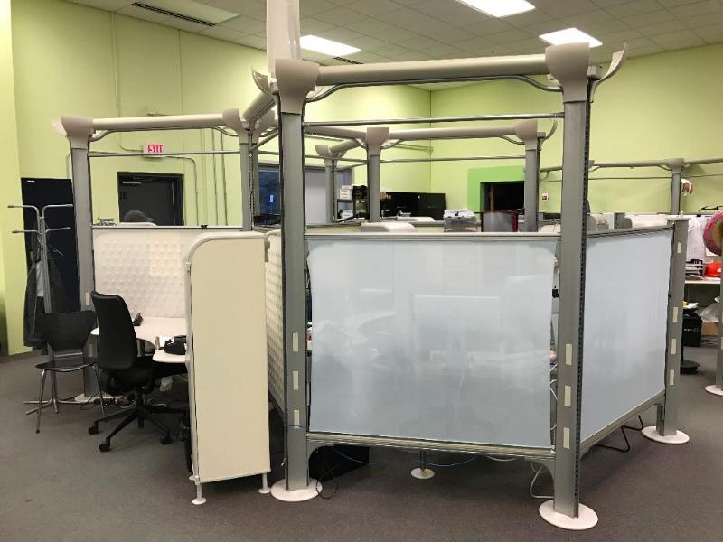 lot 11 image: (3-12) Herman Miller Office Cubicles Consist...