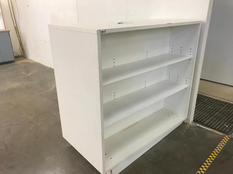 lot 123 image: (2) Sided heavy duty adjustable shelve 28&quo...