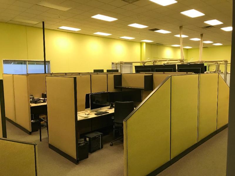 lot 13 image: (5) Hayworth Office Cubicles 24 x 16 Consis...