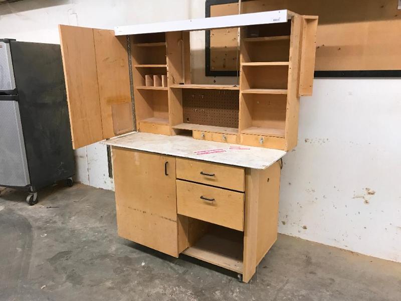 lot 131 image: Portable Work Station 28" x 57" on ...