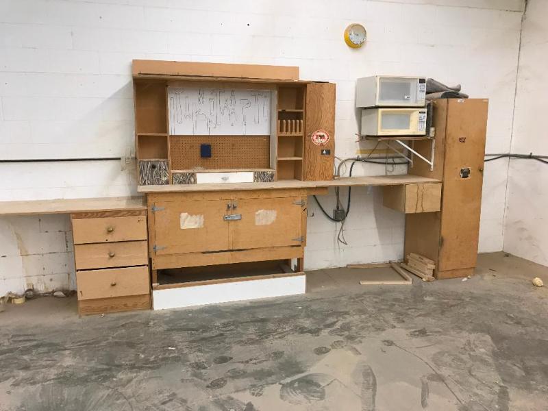 lot 132 image: Free standing work station 24" x 190&quo...