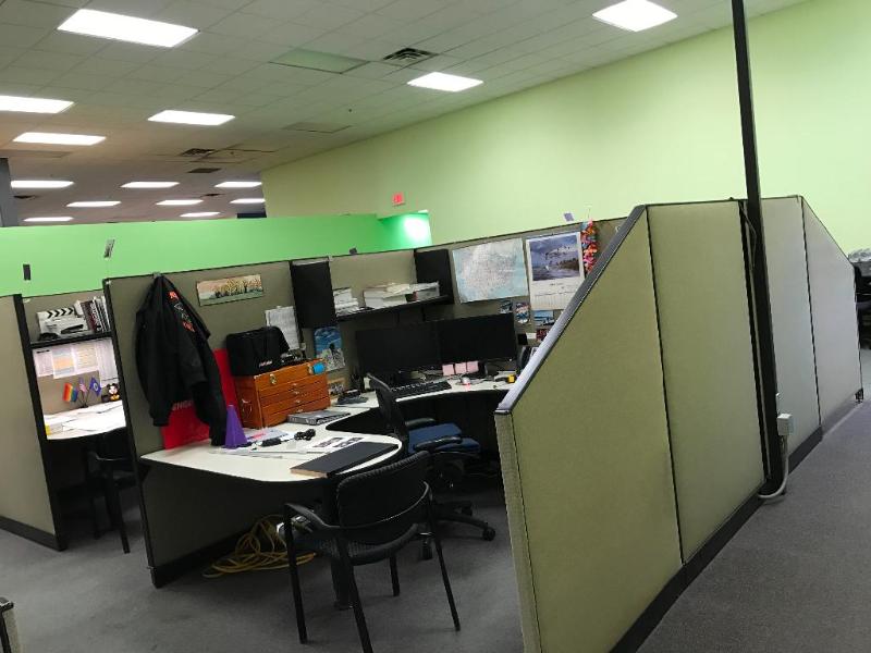 lot 14 image: (6) Hayworth Office Cubicles 24 x 16 Consis...
