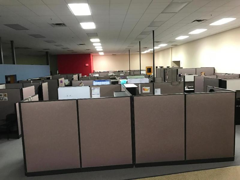 lot 26 image: (6) Hayworth Office Cubicles 30-12 x 16-1...