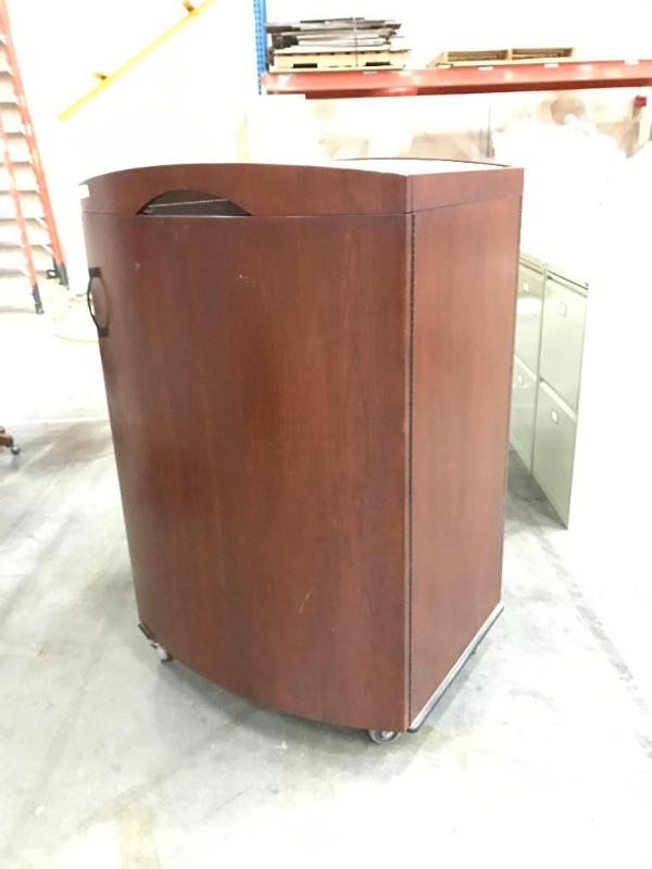 lot 31 image: Portable office. &nbspThis unit folds into a...