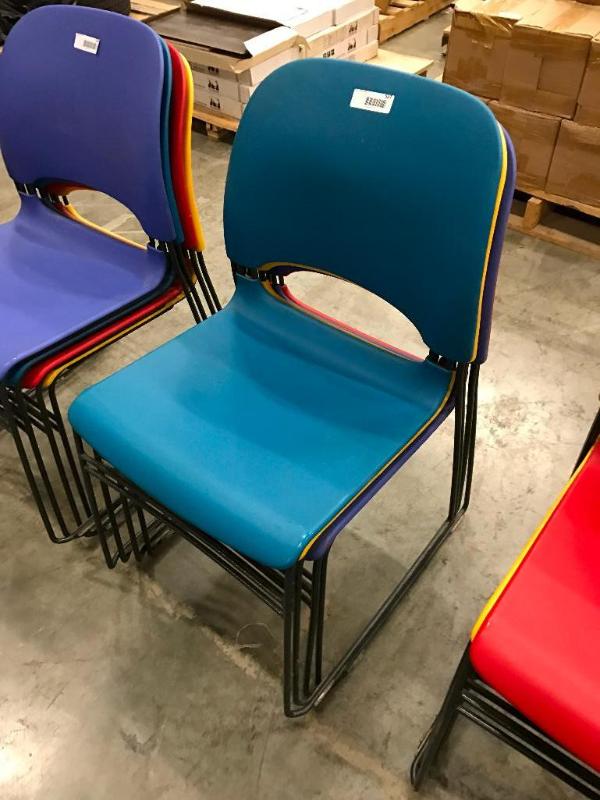 lot 36 image: (4) Herman Miller Stackable chairs in assorte...