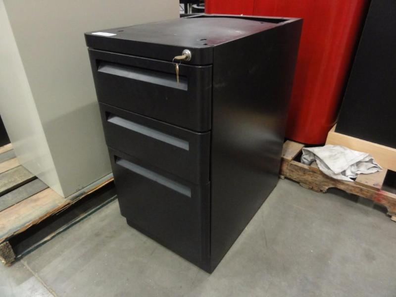 lot 58 image: 3-Drawer Black metal under desk cabinet. Lock...