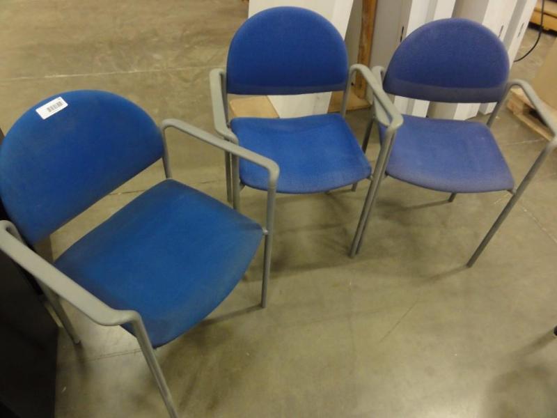lot 72 image: (3) Krueger Versa Padded chairs with backs an...
