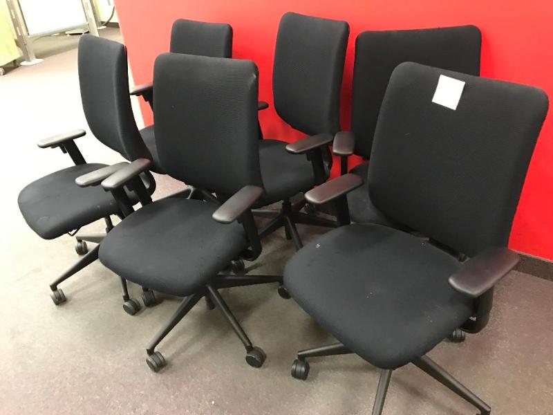 lot 80C image: (6) 2008 5-Caster Office chairs with Arms Mad...